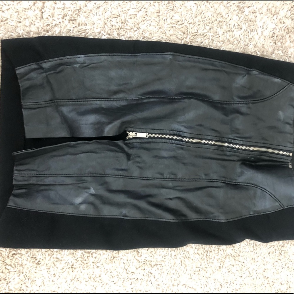 Zara slit leather skirt with zipper detailing